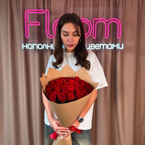 Красные ароматные розы, артикул F1286197 - 8990 рублей, доставка по городу. Flawery - доставка цветов
