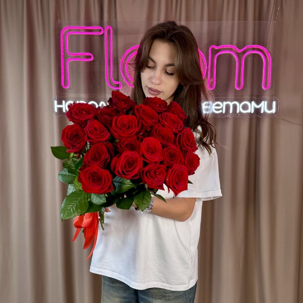 21 крупная роза, артикул F1286199 - 8880 рублей, доставка по городу. Flawery - доставка цветов