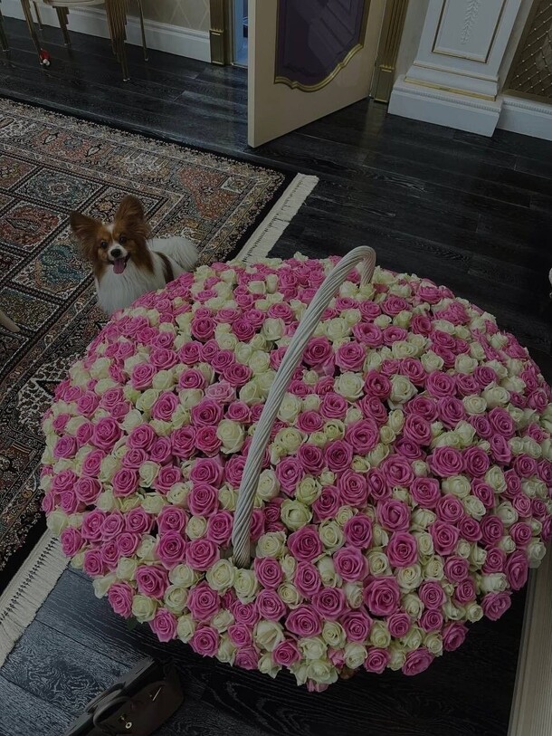 Корзина с 301 розой, артикул F1276826 - 114400 рублей, доставка по городу. Flawery - доставка цветов