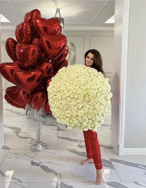 Букет из 201 розы, артикул F1278305 - 77000 рублей, доставка по городу. Flawery - доставка цветов