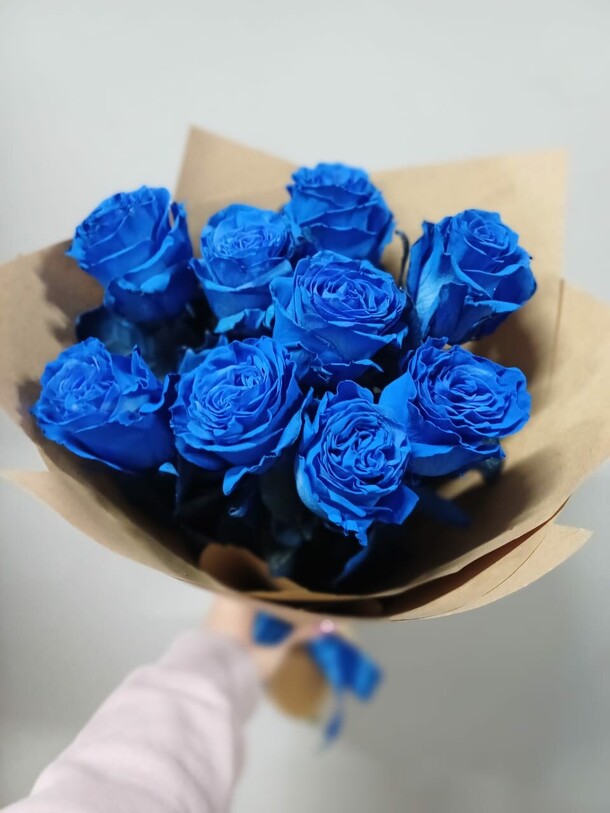 Букет из 9 синих роз, артикул F1279494 - 6270 рублей, доставка по городу. Flawery - доставка цветов