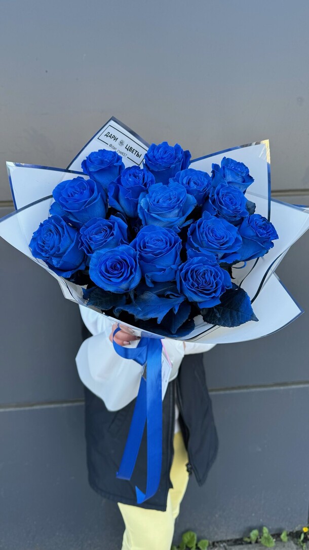 Букет из синих роз, артикул F1281066 - 9900 рублей, доставка по городу. Flawery - доставка цветов
