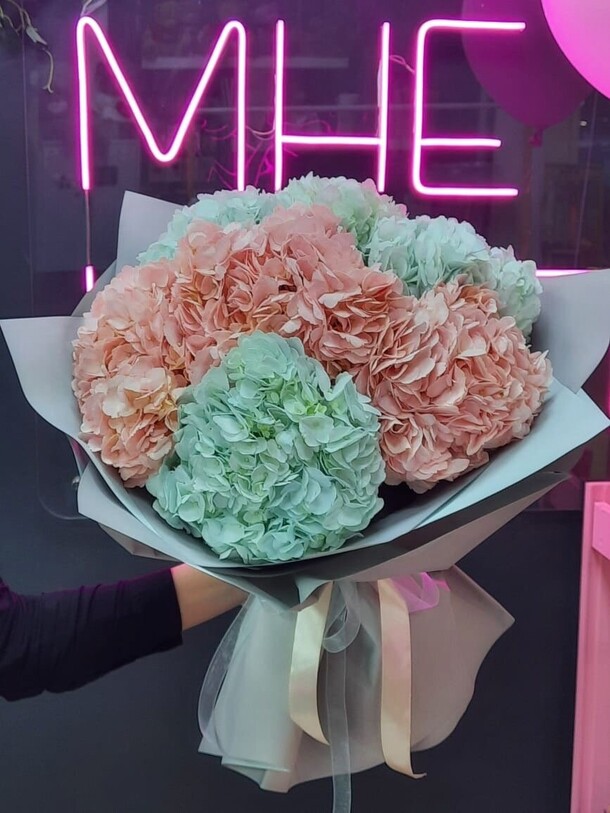 Букет из гортензии, артикул F1284776 - 8250 рублей, доставка по городу. Flawery - доставка цветов