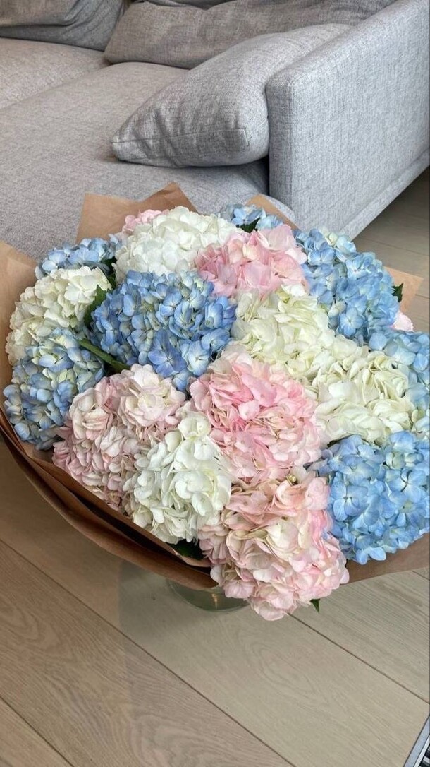 Букет с гортензией, артикул F1287529 - 22000 рублей, доставка по городу. Flawery - доставка цветов