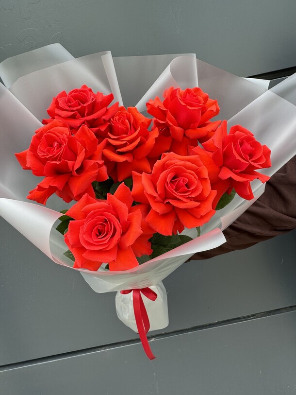 Букет из 7 французских роз, артикул F1293827 - 4730 рублей, доставка по городу. Flawery - доставка цветов