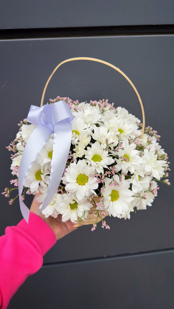 Корзина с хризантемой, артикул F1308378 - 4070 рублей, доставка по городу. Flawery - доставка цветов