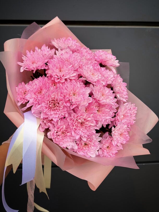 Букет из розовой хризантемы, артикул F1309246 - 4950 рублей, доставка по городу. Flawery - доставка цветов