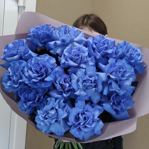 15 синих французских роз, артикул F1327477 - 11000 рублей, доставка по городу. Flawery - доставка цветов