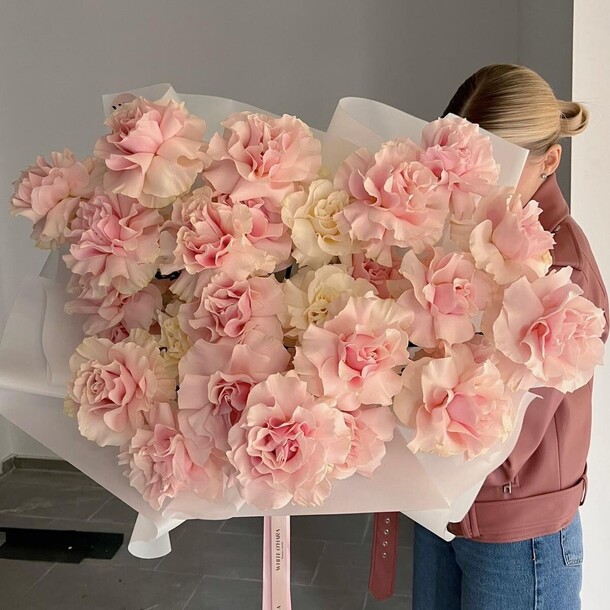 Букет из 25 французских роз, артикул F1333715 - 15400 рублей, доставка по городу. Flawery - доставка цветов