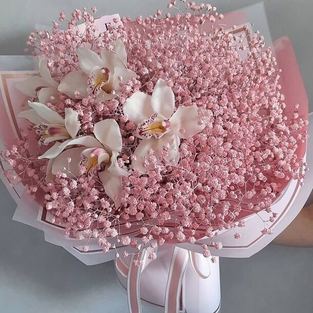 Букет с гипсофилой и орхидеями, артикул F1335360 - 6820 рублей, доставка по городу. Flawery - доставка цветов