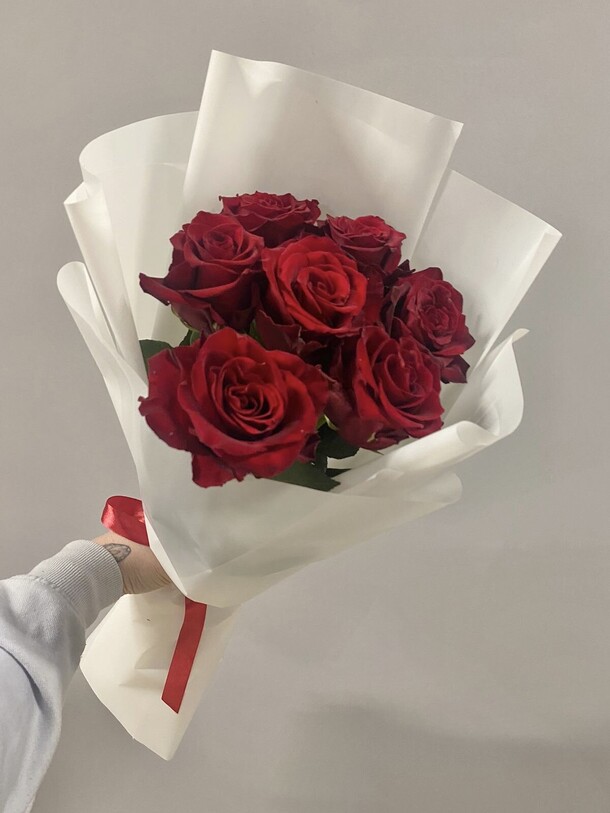 Букет из красных роз, артикул F1363825 - 3190 рублей, доставка по городу. Flawery - доставка цветов