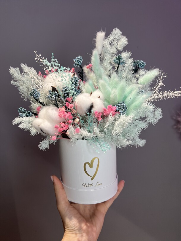 Коробочка с сухоцветами, артикул F1371345 - 4070 рублей, доставка по городу. Flawery - доставка цветов