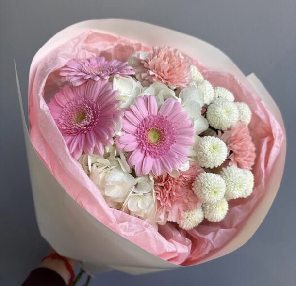 Букет с герберами, артикул F1377784 - 5610 рублей, доставка по городу. Flawery - доставка цветов