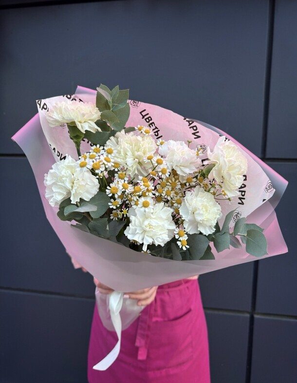 Авторский букет с диантусами, артикул F1385264 - 4840 рублей, доставка по городу. Flawery - доставка цветов