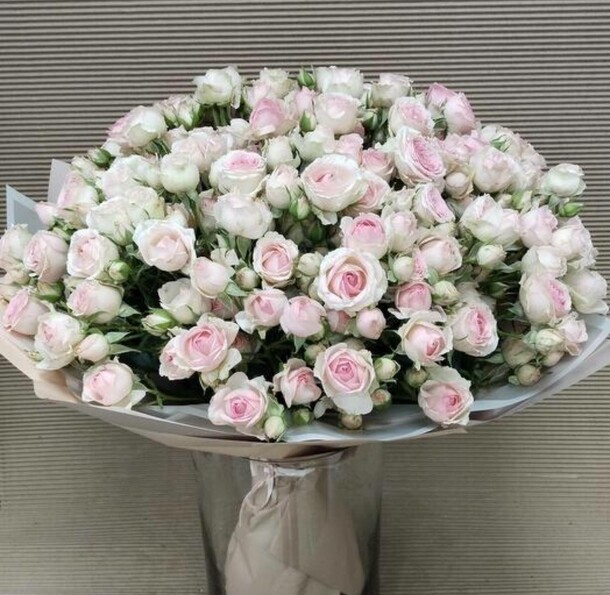 Букет кустовых роз (29), артикул F1246459 - 16638 рублей, доставка по городу. Flawery - доставка цветов