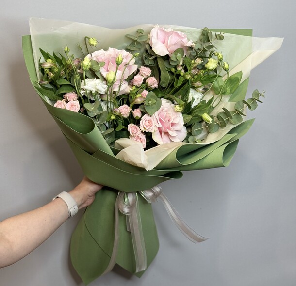 Букет с французскими розами, артикул F1297728 - 7690 рублей, доставка по городу. Flawery - доставка цветов