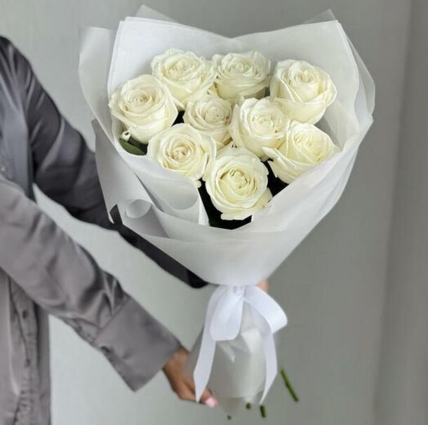 Белые розы, артикул F1376189 - 3025 рублей, доставка по городу. Flawery - доставка цветов