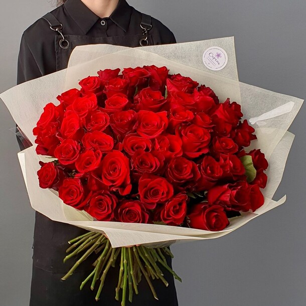 Букет красных роз, артикул F1076729 - 10000 рублей, доставка по городу. Flawery - доставка цветов