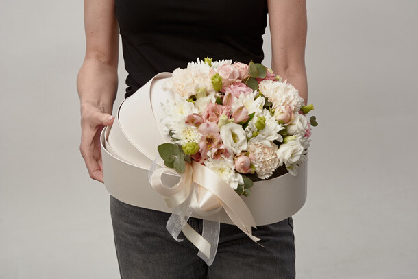 Букет на рождение ребенка, артикул F1405347 - 6500 рублей, доставка по городу. Flawery - доставка цветов