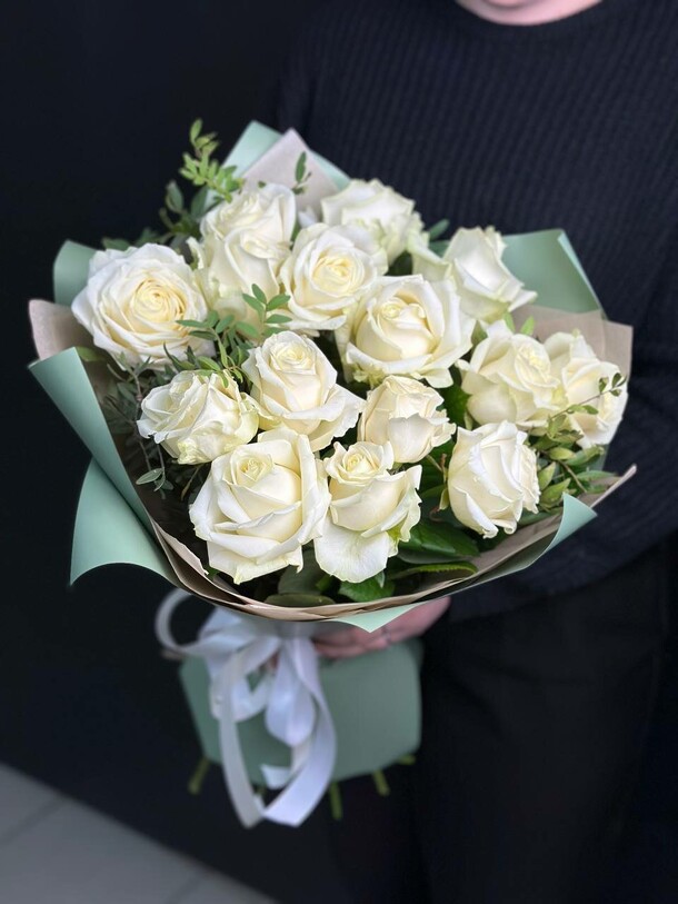 Белые розы, артикул F1246473 - 5082 рублей, доставка по городу. Flawery - доставка цветов