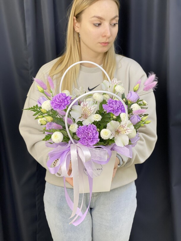 Композиция «сиреневое настроение», артикул F1336649 - 4500 рублей, доставка по городу. Flawery - доставка цветов