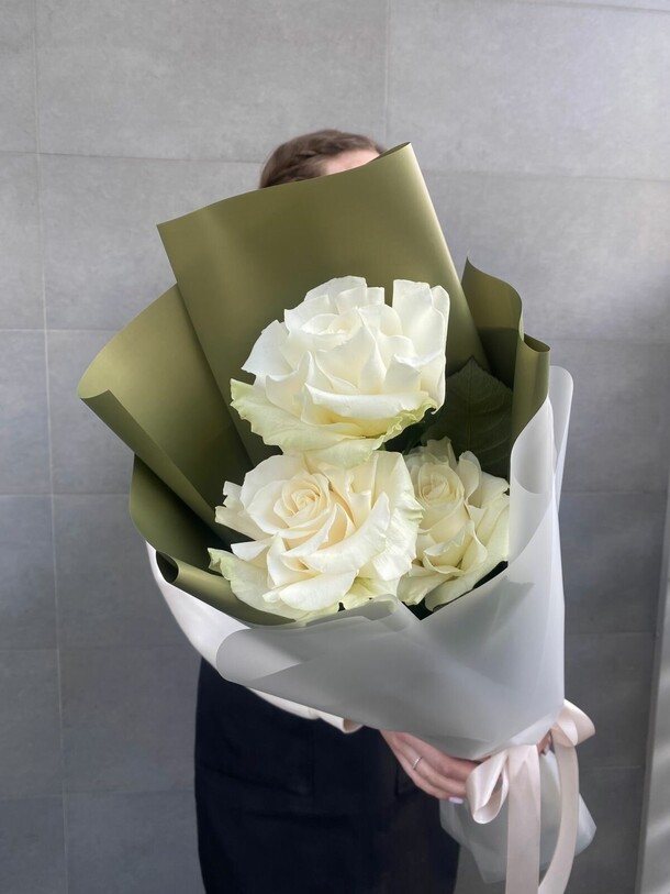 Трио, артикул F1410474 - 2190 рублей, доставка по городу. Flawery - доставка цветов