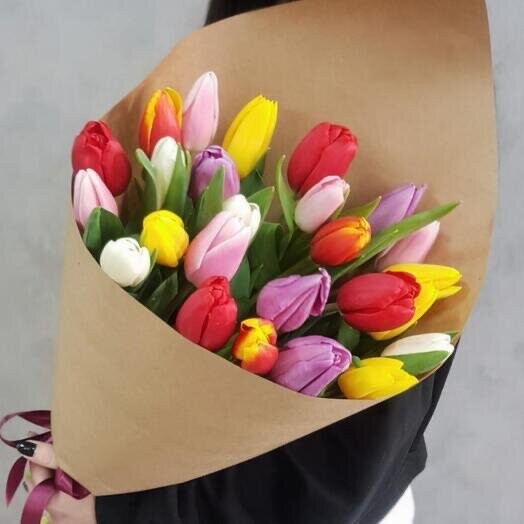 Тюльпан в крафте, артикул F1391302 - 5200 рублей, доставка по городу. Flawery - доставка цветов