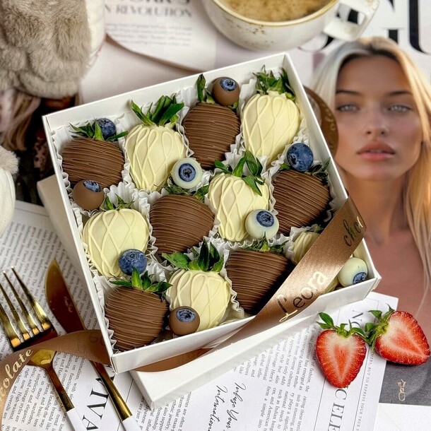 Клубника в шоколаде. Подарочный набор 1004, артикул F1457968 - 2700 рублей, доставка по городу. Flawery - доставка цветов