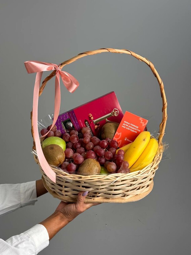 Корзина "фруктовый вальс", артикул F1332612 - 5049 рублей, доставка по городу. Flawery - доставка цветов