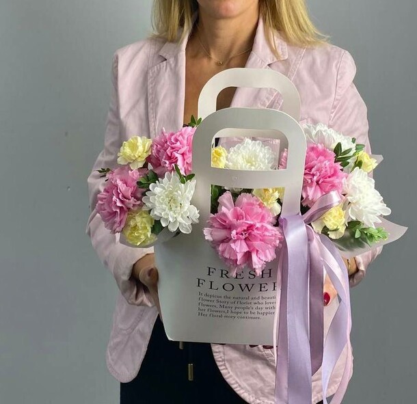 Композиция "эмилия", артикул F1343311 - 2290 рублей, доставка по городу. Flawery - доставка цветов