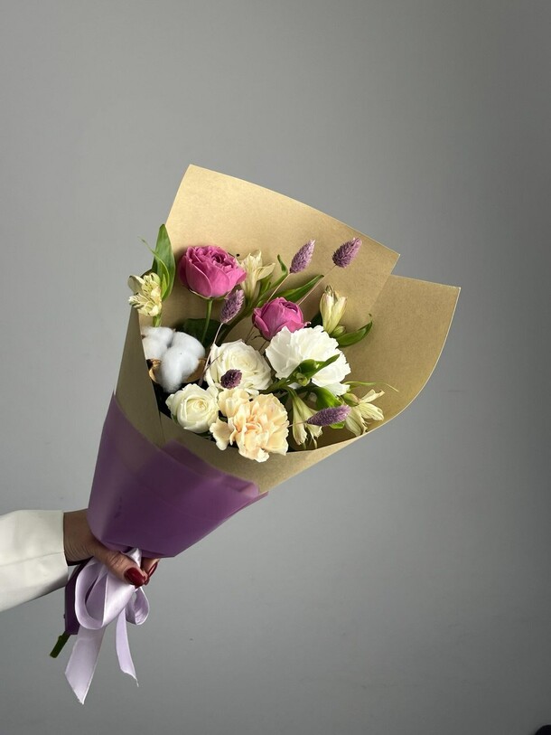 Букет "лизонька", артикул F1394223 - 1740 рублей, доставка по городу. Flawery - доставка цветов