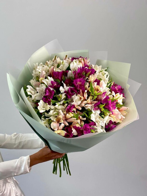 Букет «яркий восторг», артикул F1428174 - 5190 рублей, доставка по городу. Flawery - доставка цветов