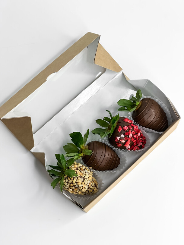 Клубника в молочном шоколаде пермь, артикул F1361973 - 990 рублей, доставка по городу. Flawery - доставка цветов