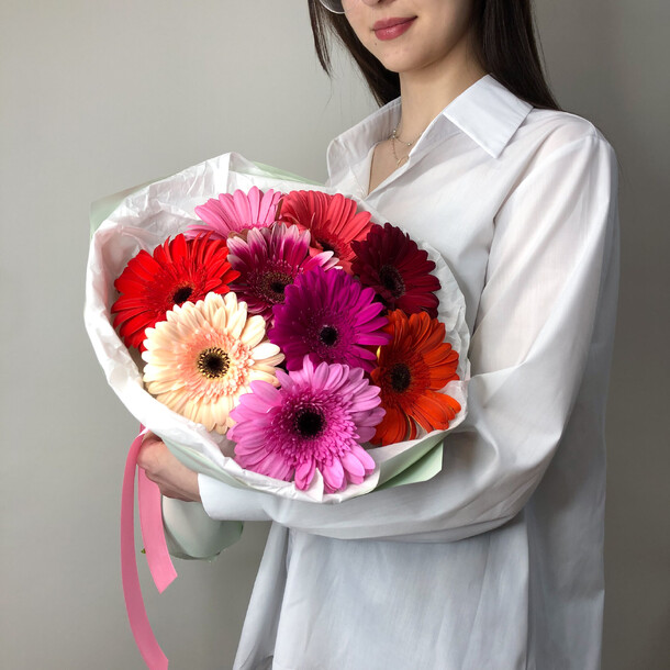 Роскошные герберы, артикул F1267134 - 3450 рублей, доставка по городу. Flawery - доставка цветов