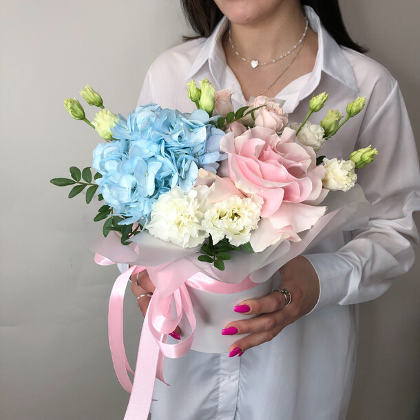 Сады парижа - композиция из гортензий и роз, артикул F1271158 - 4450 рублей, доставка по городу. Flawery - доставка цветов