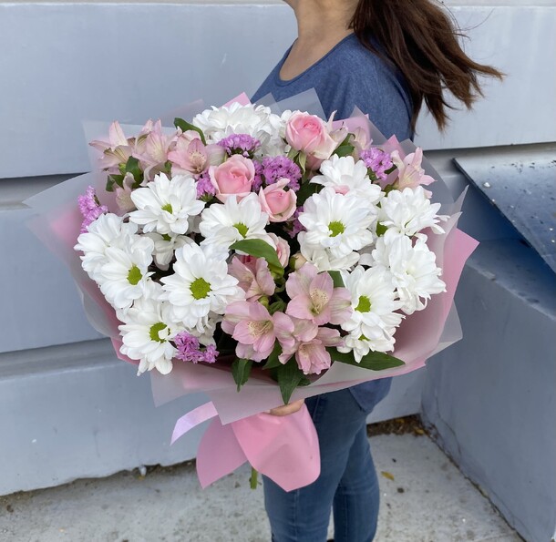 Букет, артикул F1143979 - 3740 рублей, доставка по городу. Flawery - доставка цветов