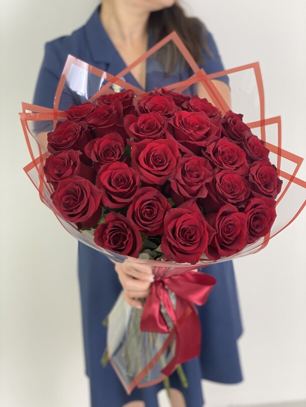 25 голландских роз, артикул F1147531 - 9045 рублей, доставка по городу. Flawery - доставка цветов