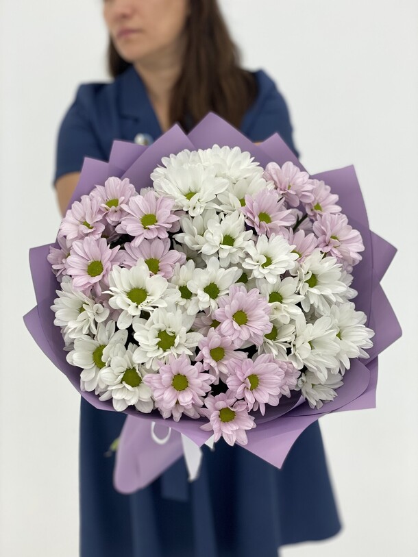 7 кустовых хризантем, артикул F1147538 - 3243 рублей, доставка по городу. Flawery - доставка цветов