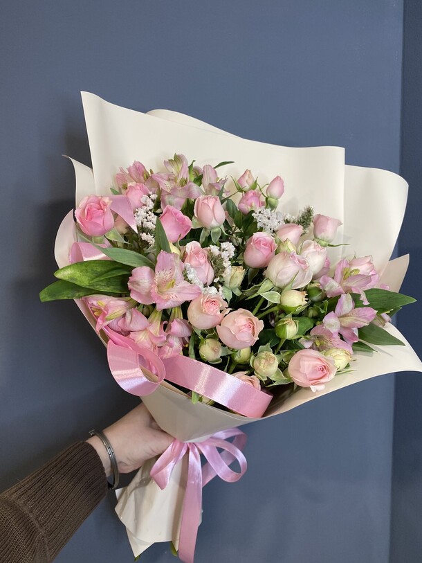 Букет, артикул F1152585 - 3790 рублей, доставка по городу. Flawery - доставка цветов