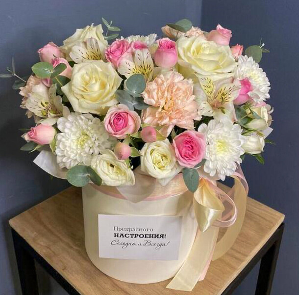 Цветы в коробке, артикул F1444091 - 4565 рублей, доставка по городу. Flawery - доставка цветов