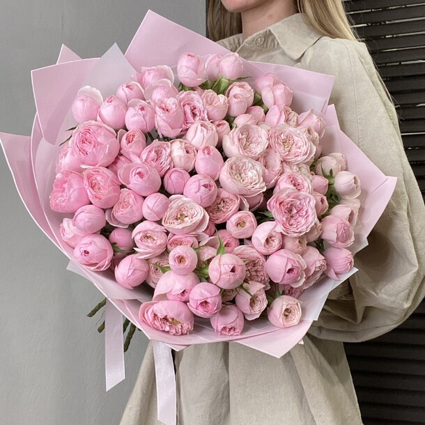 Шикарный букет пионовидных роз, артикул F1189607 - 20857 рублей, доставка по городу. Flawery - доставка цветов