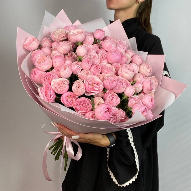 Букет пионовидных кустовых роз мэнсфилд парк, артикул F1210725 - 15839 рублей, доставка по городу. Flawery - доставка цветов