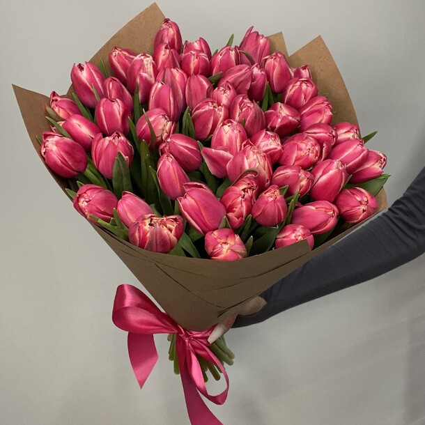 Букет из 49 пионовидных тюльпанов, артикул F1224242 - 11560 рублей, доставка по городу. Flawery - доставка цветов