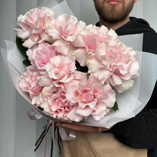 Моно букет из 9 французских роз, артикул F1404189 - 5460 рублей, доставка по городу. Flawery - доставка цветов