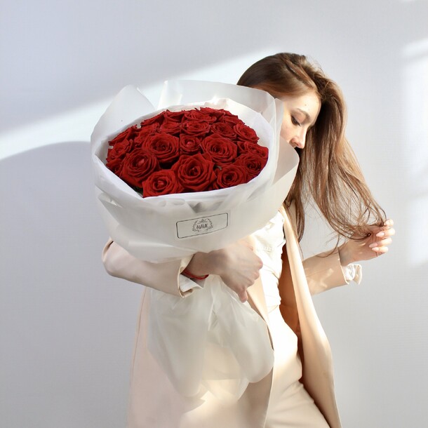 25 красных роз, артикул F1128353 - 9600 рублей, доставка по городу. Flawery - доставка цветов