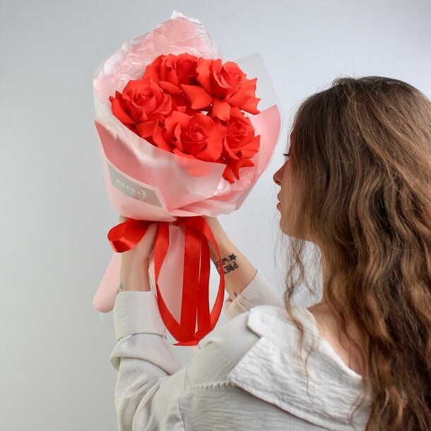 Монобукет из роз, артикул F1163573 - 4000 рублей, доставка по городу. Flawery - доставка цветов