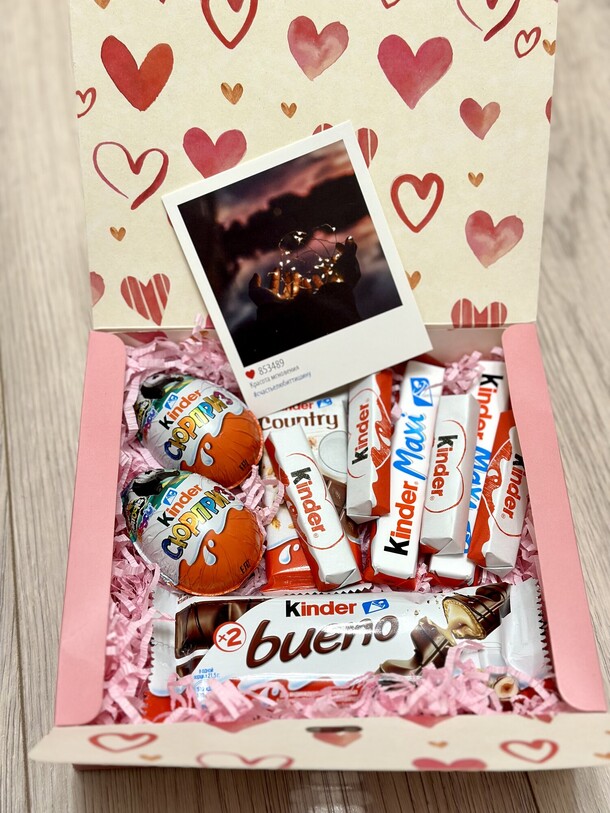 Набор киндер «коробка любви», артикул F1283417 - 1450 рублей, доставка по городу. Flawery - доставка цветов