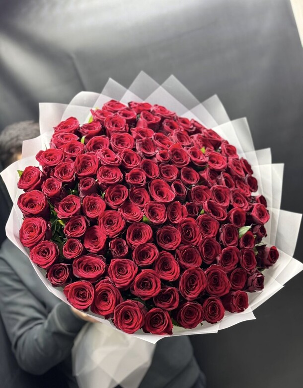 Розы красные 101шт ред наоми, артикул F1328031 - 22000 рублей, доставка по городу. Flawery - доставка цветов