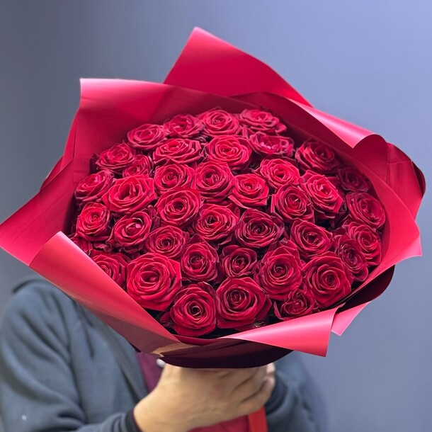 Красные розы 60см 39шт, артикул F1397427 - 10670 рублей, доставка по городу. Flawery - доставка цветов