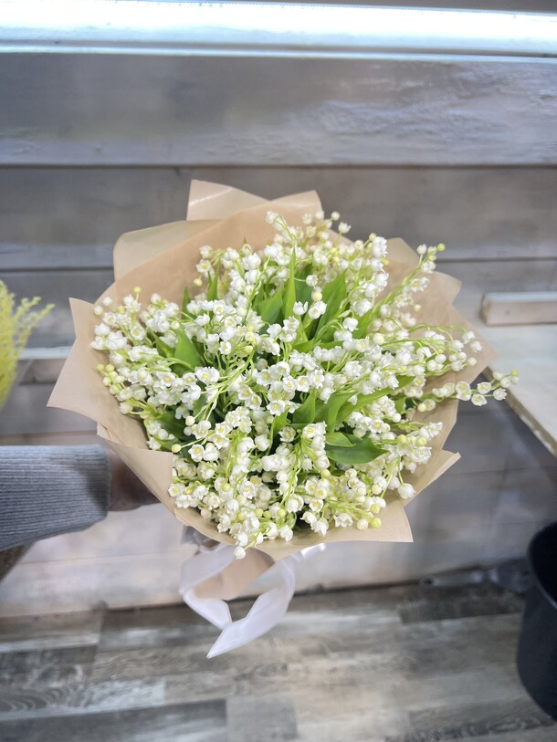 Ландыши 101шт, артикул F1425633 - 81400 рублей, доставка по городу. Flawery - доставка цветов